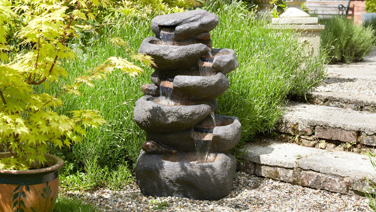 An image of Pebble Water Feature